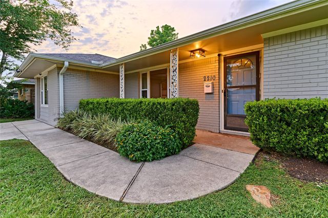 2210 Nina Lee Lane, Houston, TX 77018