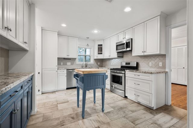 2210 Nina Lee Lane, Houston, TX 77018