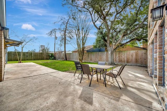 4330 Shady Springs Drive, Seabrook, TX 77586