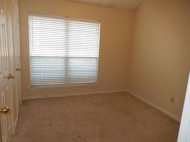 2717 CREEK VALLEY Drive, Garland, TX 75040