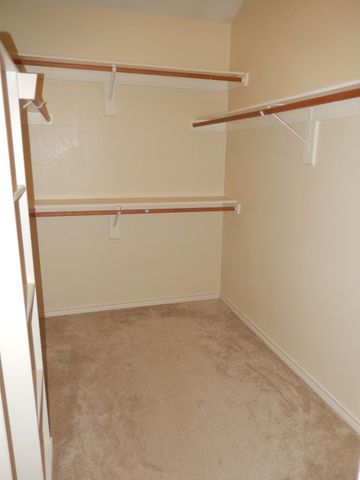 2717 CREEK VALLEY Drive, Garland, TX 75040