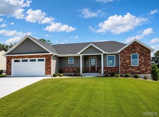 825 Barclay Drive, Farmington, MO 63640