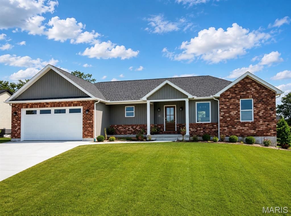 825 Barclay Drive, Farmington, MO 63640