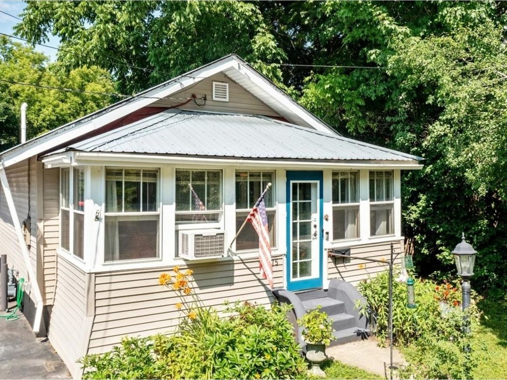 75 Aldis Street, St. Albans City, VT 05478