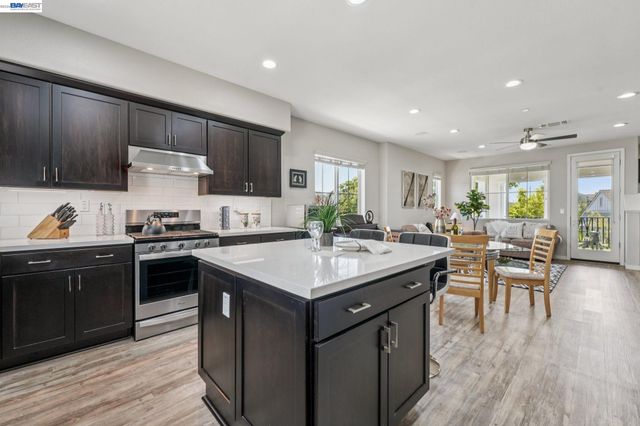 8550 Boardwalk Way, Newark, CA 94560