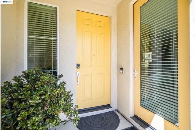 8550 Boardwalk Way, Newark, CA 94560