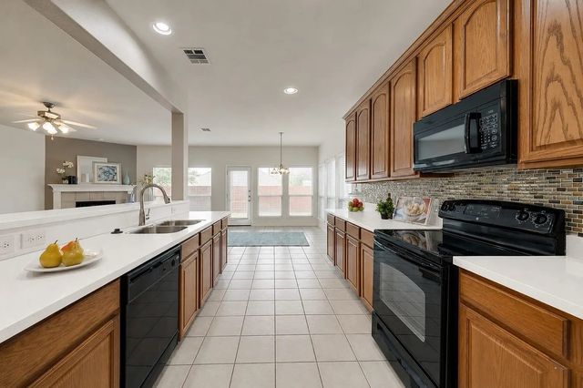 8300 Lonesome Spur Trail, Mckinney, TX 75070