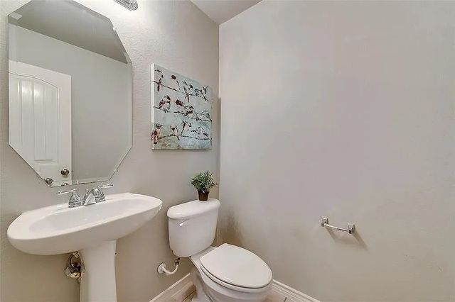 8300 Lonesome Spur Trail, Mckinney, TX 75070