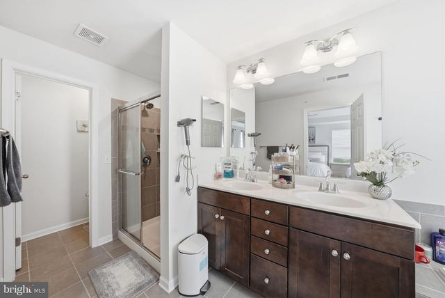 25202 SPLIT CREEK TER, Chantilly, VA 20152