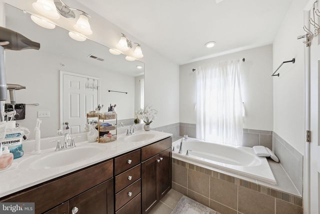 25202 SPLIT CREEK TER, Chantilly, VA 20152