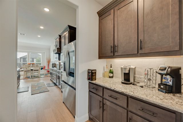 1042 Elmwood Drive, Justin, TX 76247