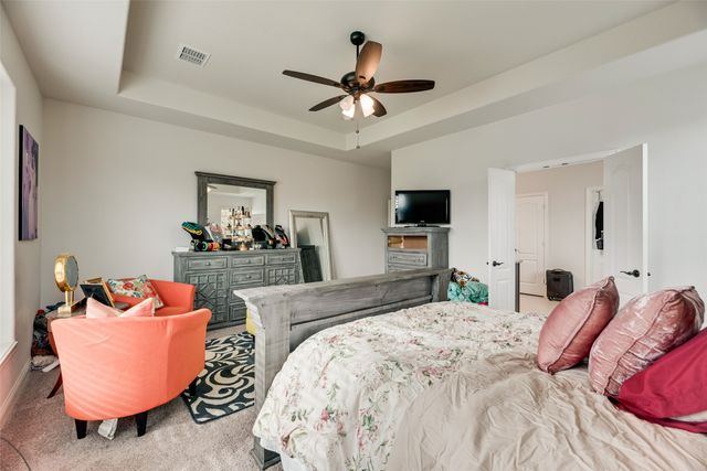 1042 Elmwood Drive, Justin, TX 76247