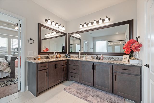 1042 Elmwood Drive, Justin, TX 76247