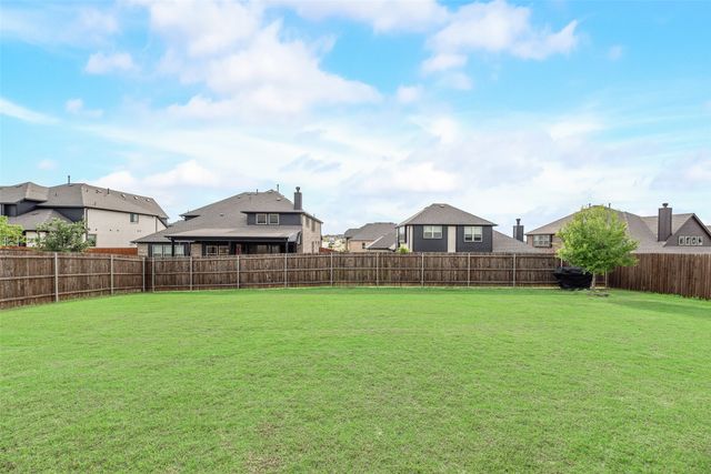 1042 Elmwood Drive, Justin, TX 76247