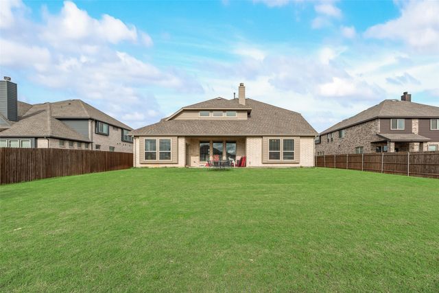 1042 Elmwood Drive, Justin, TX 76247