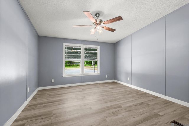 18603 Scivicque Ln, Port Vincent, LA 70726