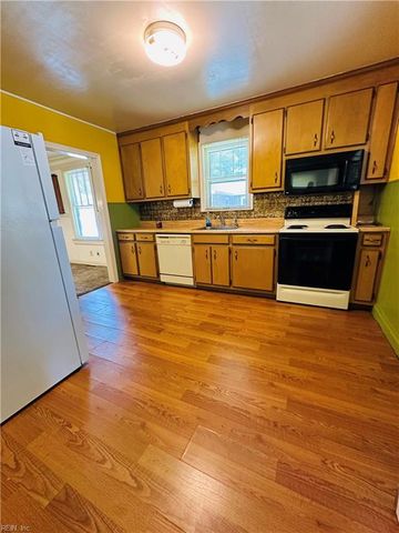 29 Deep Creek RD, Newport News, VA 23606