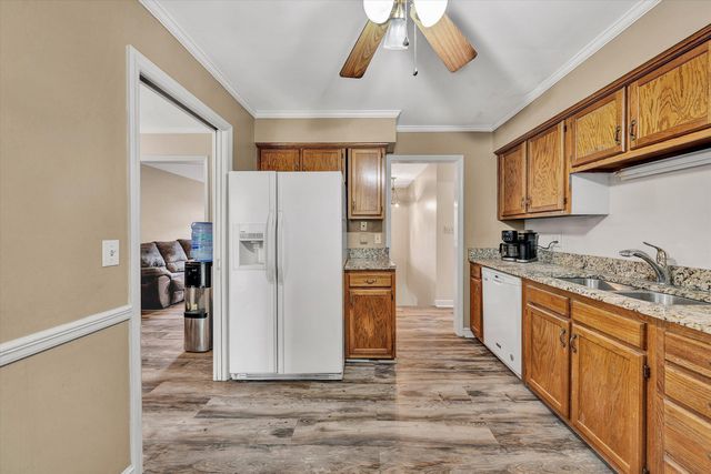 3323 Longhorn RD, Roanoke, VA 24018