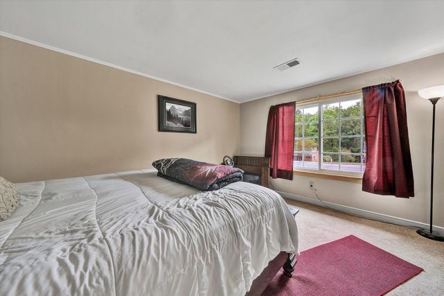 3323 Longhorn RD, Roanoke, VA 24018