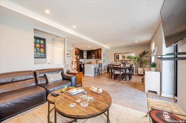 100 W Broadway 7Jj, Long Beach, NY 11561