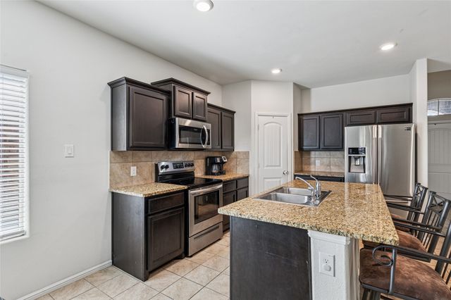 705 Buzzard Lake Trail, Fort Worth, TX 76120