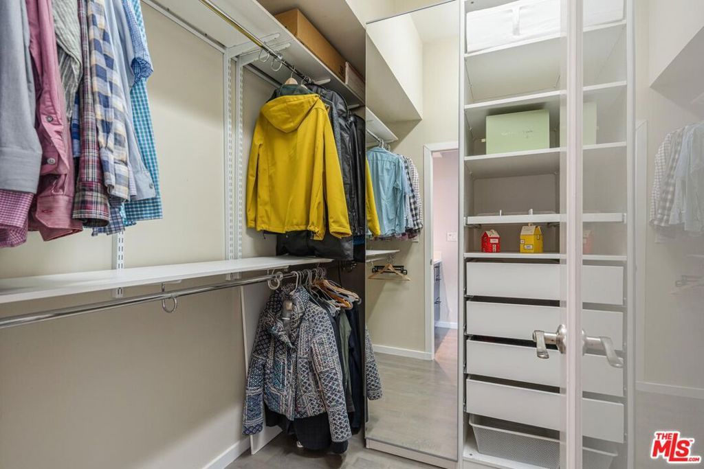 Image 11 of property listing at 10501 Wilshire Boulevard 1902, Los Angeles, CA 90024