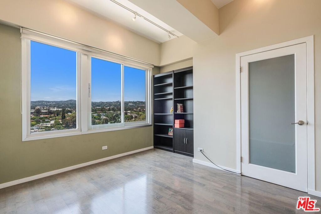 Image 12 of property listing at 10501 Wilshire Boulevard 1902, Los Angeles, CA 90024