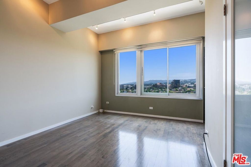 Image 13 of property listing at 10501 Wilshire Boulevard 1902, Los Angeles, CA 90024