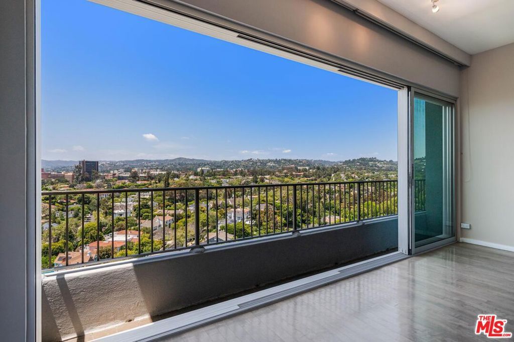 Image 16 of property listing at 10501 Wilshire Boulevard 1902, Los Angeles, CA 90024
