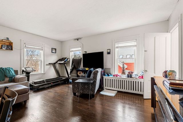 32 Kirby St, Marlborough, MA 01752