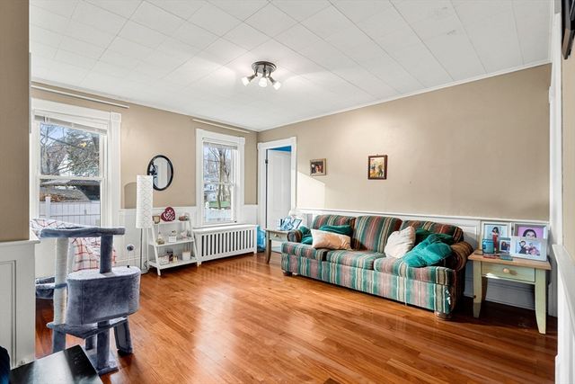 32 Kirby St, Marlborough, MA 01752