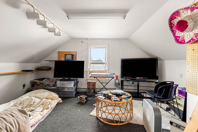 32 Kirby St, Marlborough, MA 01752