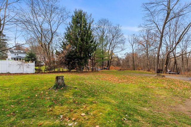 32 Kirby St, Marlborough, MA 01752