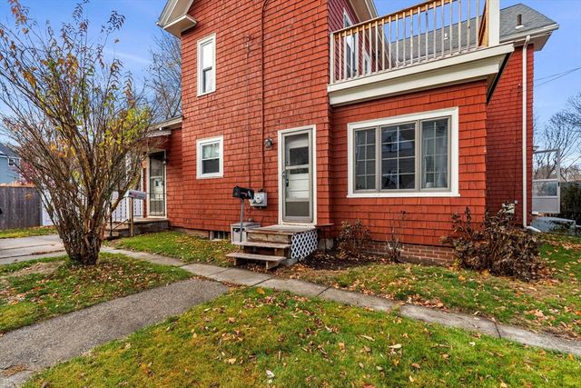 32 Kirby St, Marlborough, MA 01752