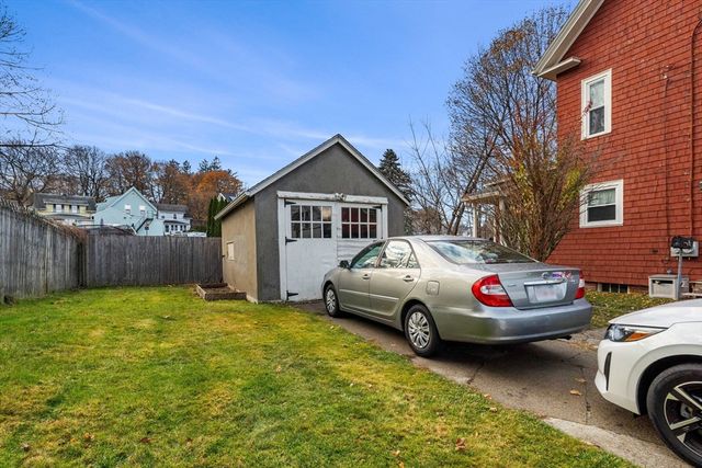 32 Kirby St, Marlborough, MA 01752