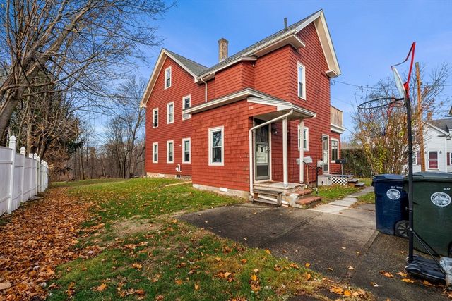 32 Kirby St, Marlborough, MA 01752