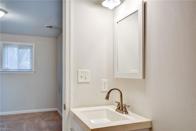 116 W Kelly AVE, Hampton, VA 23605