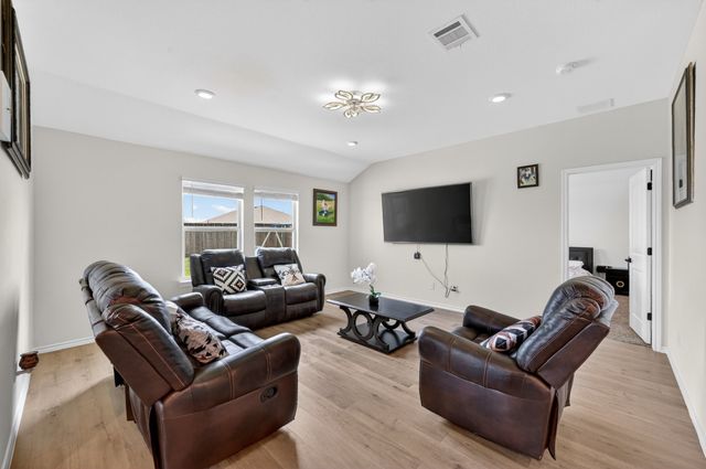 6409 Waterfall Lane, Princeton, TX 75407