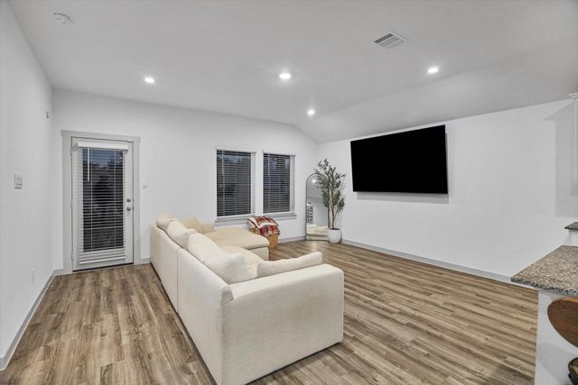 10002 Palm Royal Drive, Baytown, TX 77521