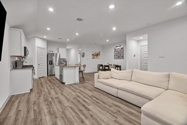 10002 Palm Royal Drive, Baytown, TX 77521