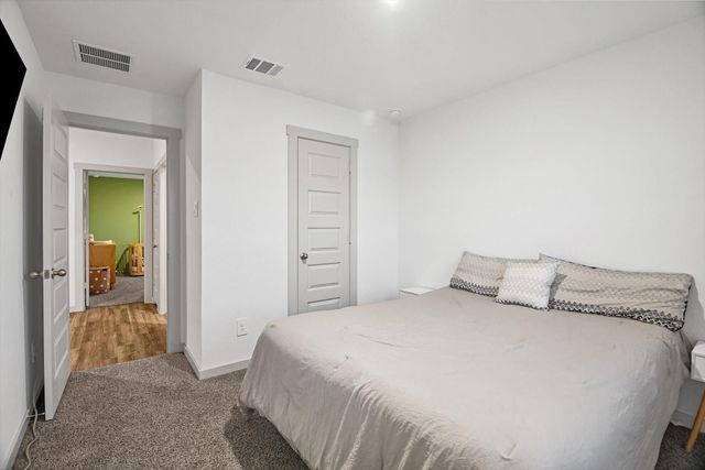 10002 Palm Royal Drive, Baytown, TX 77521