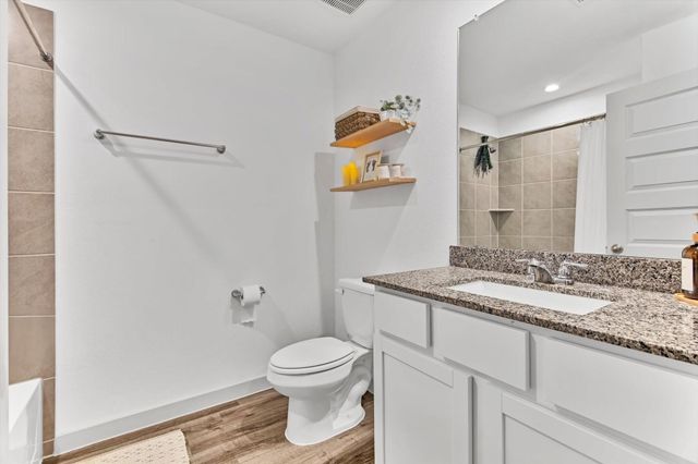 10002 Palm Royal Drive, Baytown, TX 77521