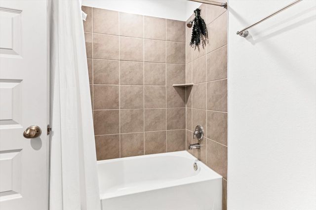 10002 Palm Royal Drive, Baytown, TX 77521