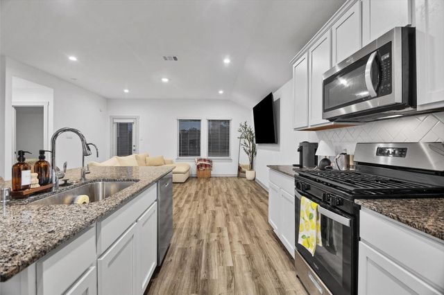 10002 Palm Royal Drive, Baytown, TX 77521