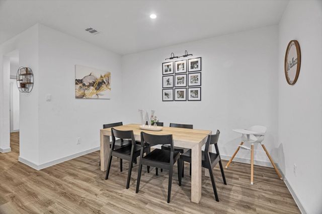 10002 Palm Royal Drive, Baytown, TX 77521