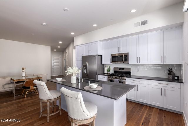 7300 E EARLL Drive 1012, Scottsdale, AZ 85251