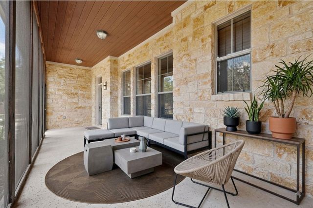 302 High Plains DR, Dripping Springs, TX 78620