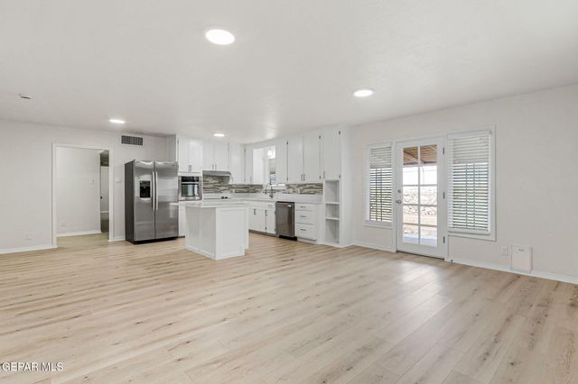 309 CLAIREMONT Road, El Paso, TX 79912