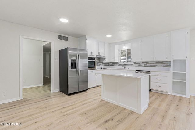 309 CLAIREMONT Road, El Paso, TX 79912