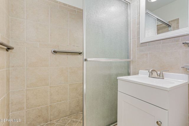 309 CLAIREMONT Road, El Paso, TX 79912